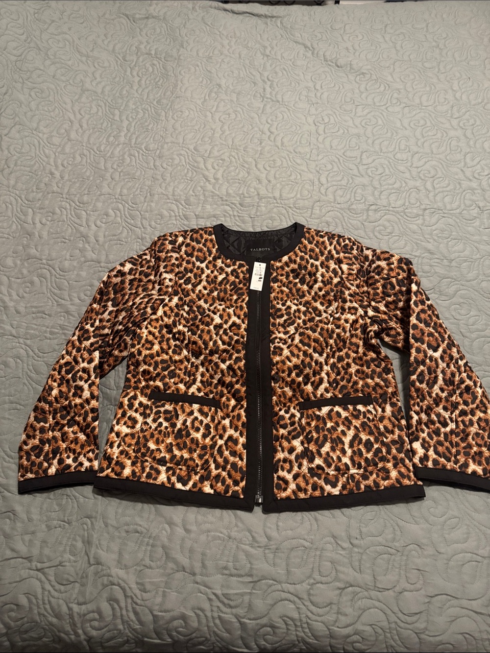 Talbots NWT Ladies Large Quilted Leopard Print Jacket with Zip Front and Pockets